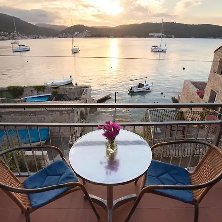 Apartments By The Sea Vis - 8525 Apartment *