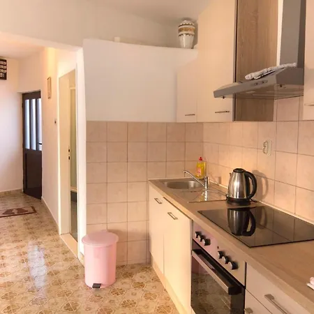 Apartment Apartments By The Sea Vis - 8525