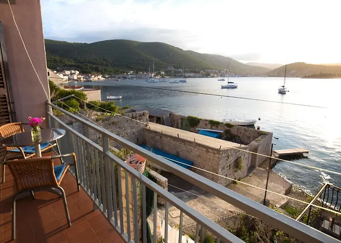 Apartments By The Sea Vis - 8525 Apartment